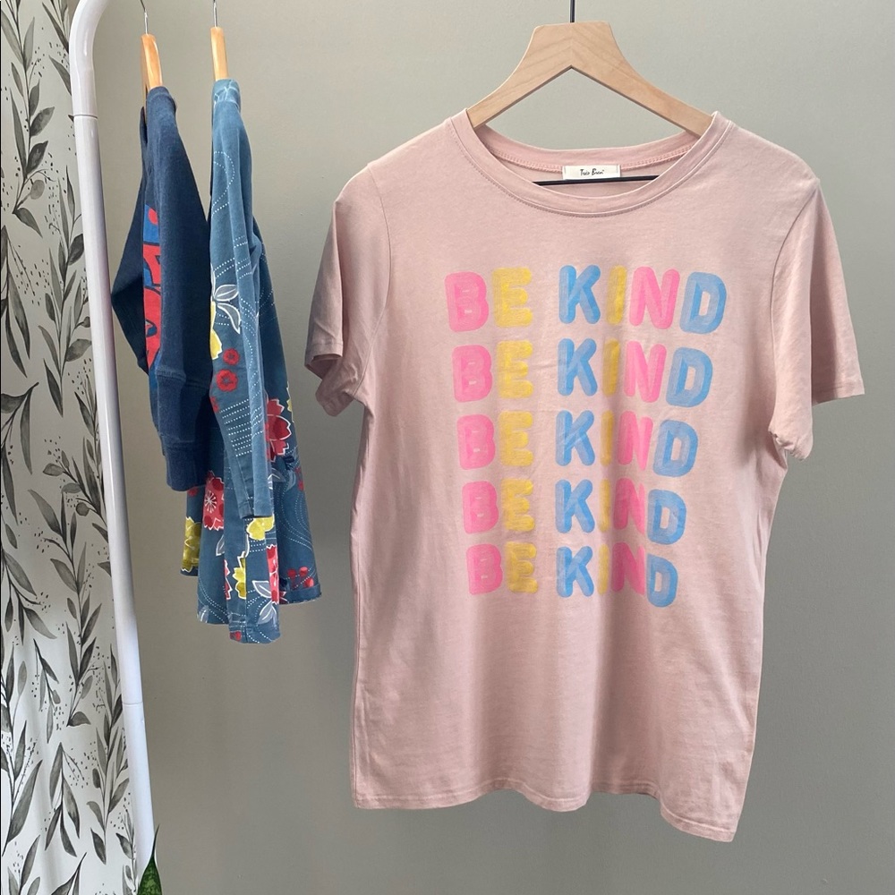 Mod Boutique Be Kind Tee L